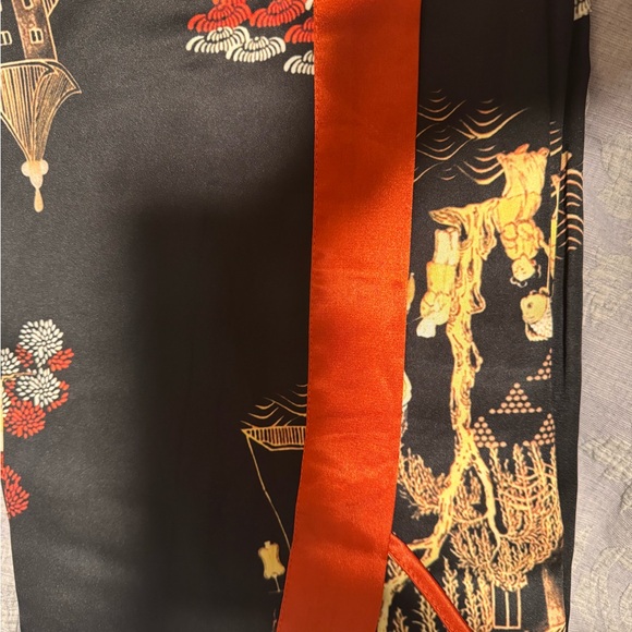 Elegant Black and Orange Women's Kimono Robe - Picture 5 of 8